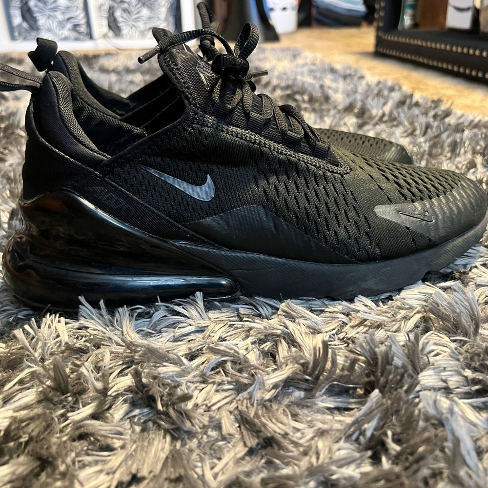 Black Nike Air Max